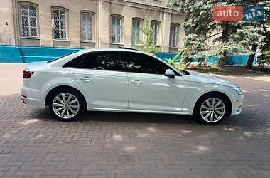 Седан Audi A4 2018 в Сумах