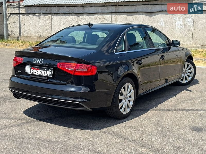 Седан Audi A4 2014 в Києві