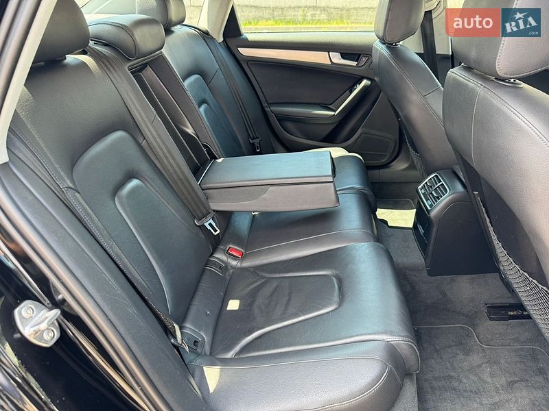 Седан Audi A4 2014 в Києві