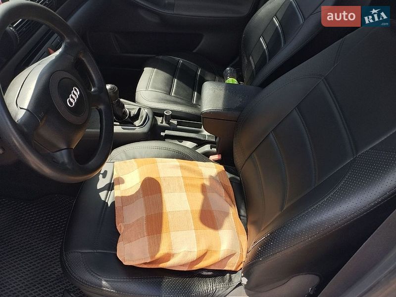 Седан Audi A4 1999 в Одесі