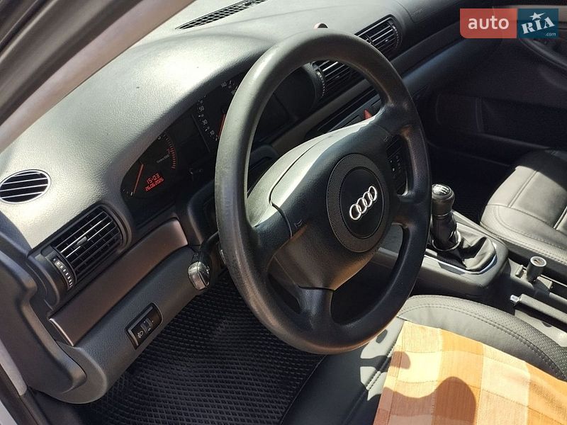 Седан Audi A4 1999 в Одесі