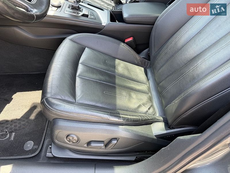 Седан Audi A4 2016 в Львове