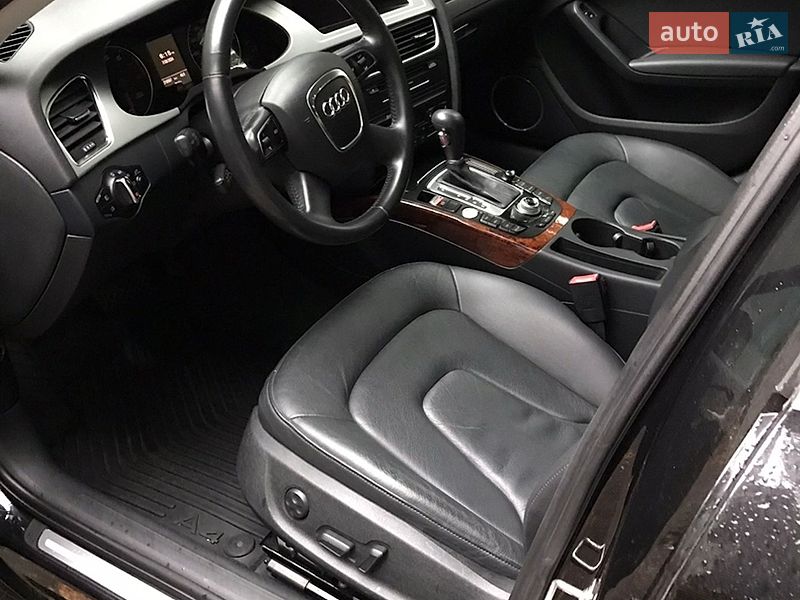 Седан Audi A4 2011 в Одесі