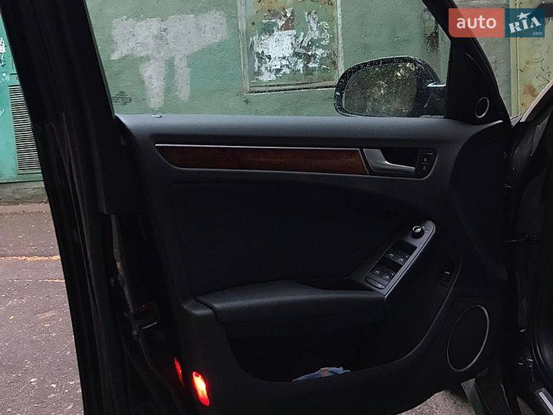 Седан Audi A4 2011 в Одесі