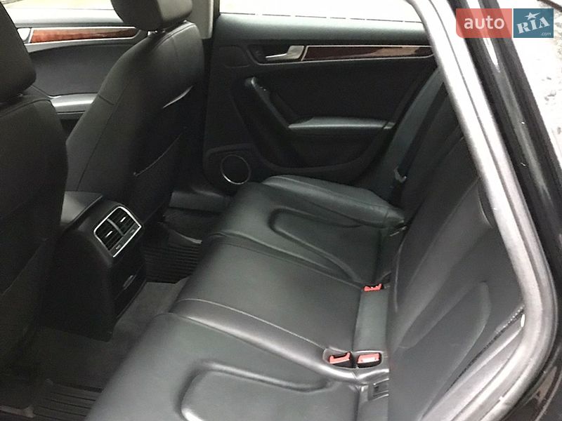 Седан Audi A4 2011 в Одесі