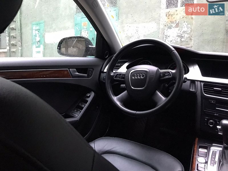Седан Audi A4 2011 в Одесі