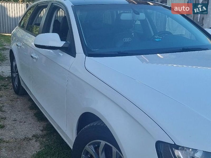 Універсал Audi A4 2010 в Івано-Франківську