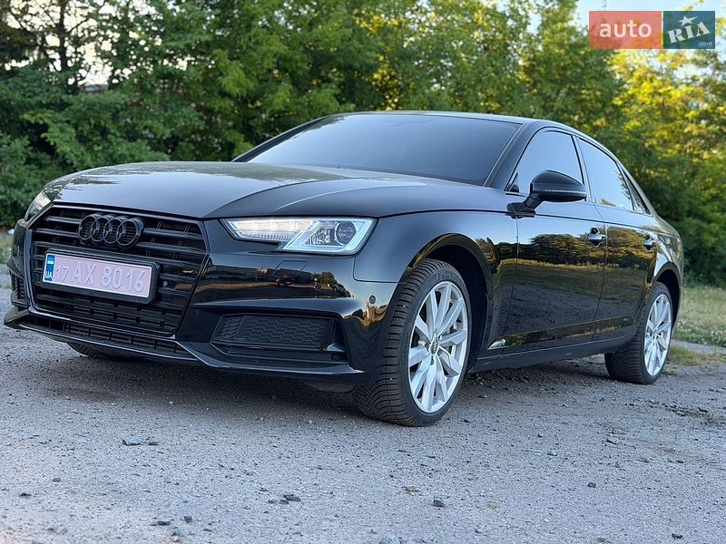 Седан Audi A4 2019 в Лубнах