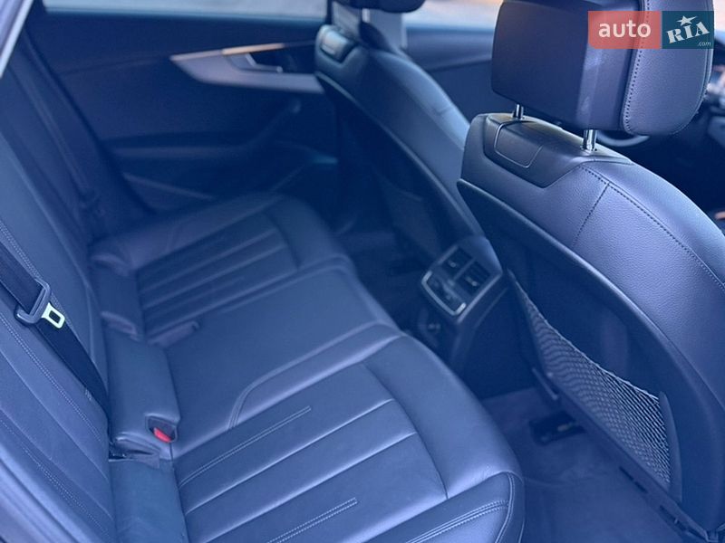 Седан Audi A4 2019 в Лубнах