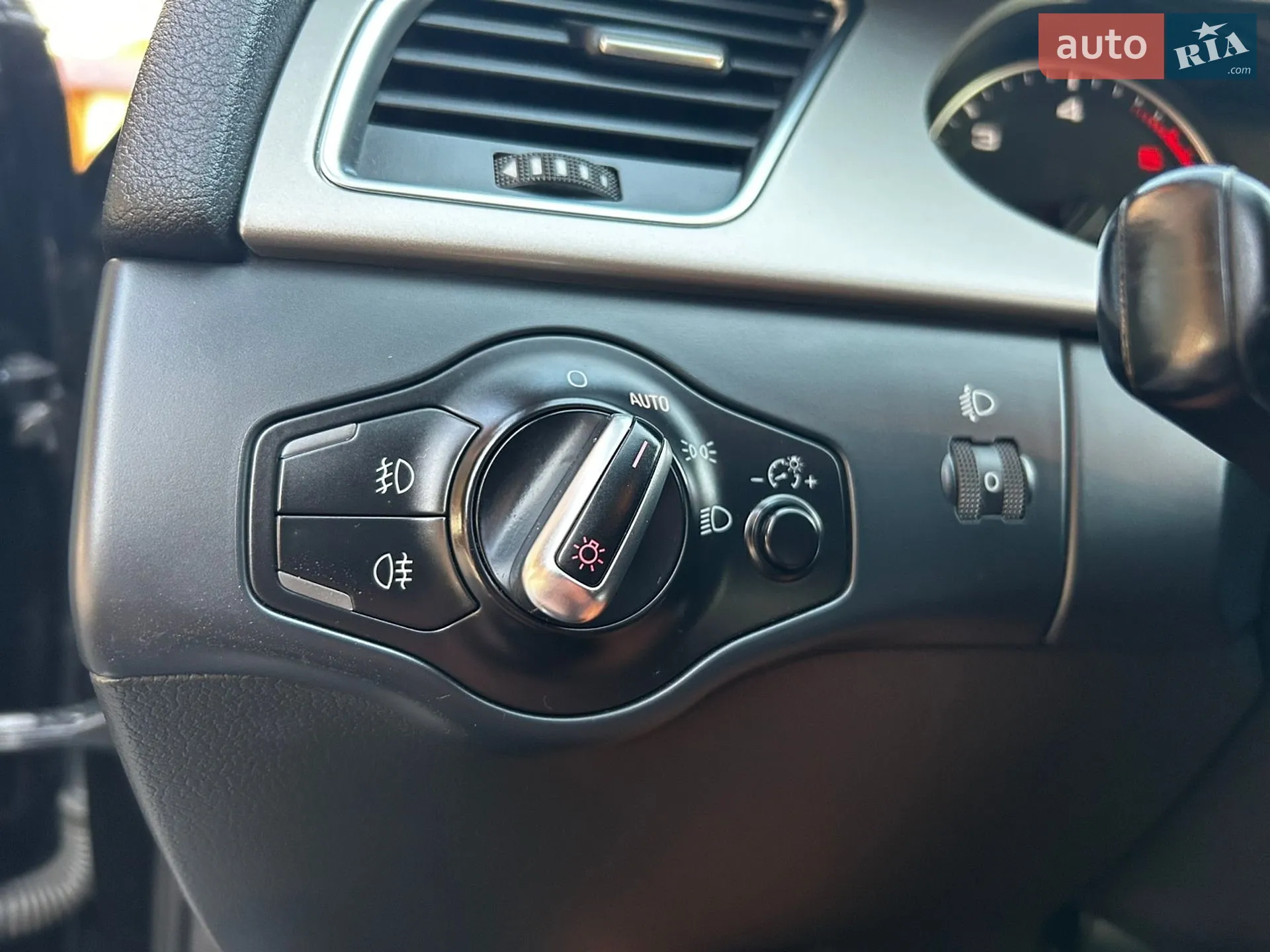 2011 Audi A4 - мініатюра 26