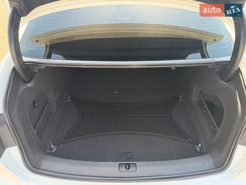 Седан Audi A4 2019 в Виноградове