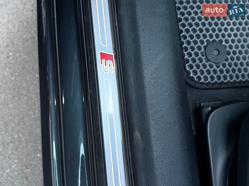 Седан Audi A4 2017 в Киеве