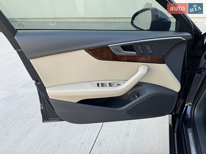 Седан Audi A4 2018 в Луцке