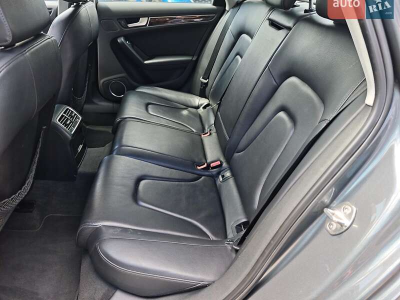 Седан Audi A4 2013 в Харькове