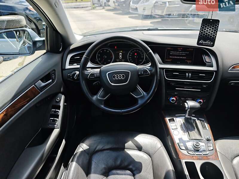 Седан Audi A4 2013 в Харькове