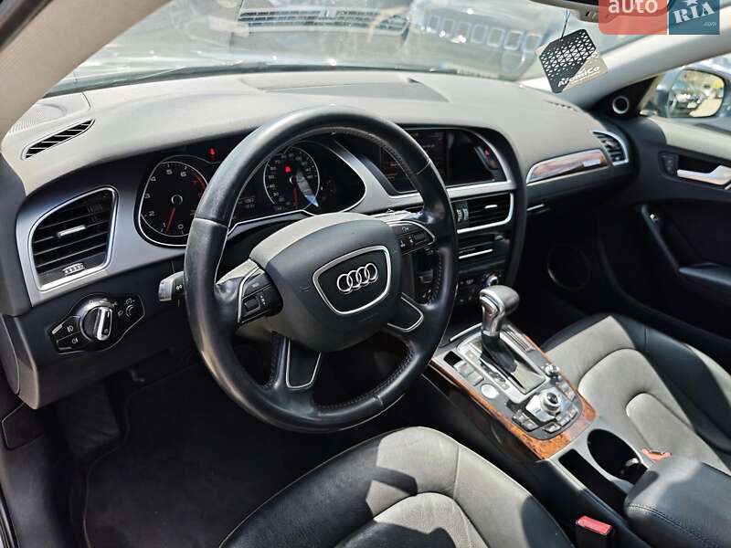 Седан Audi A4 2013 в Харькове