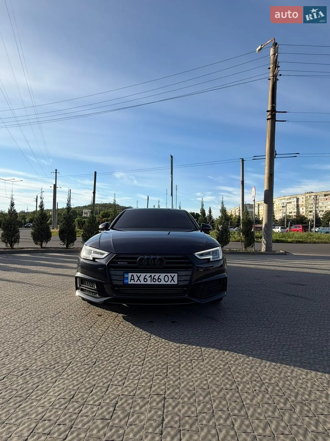 Audi A4 2018 VIN WAUENAF48JN015659 фото оголошення 10 з 24