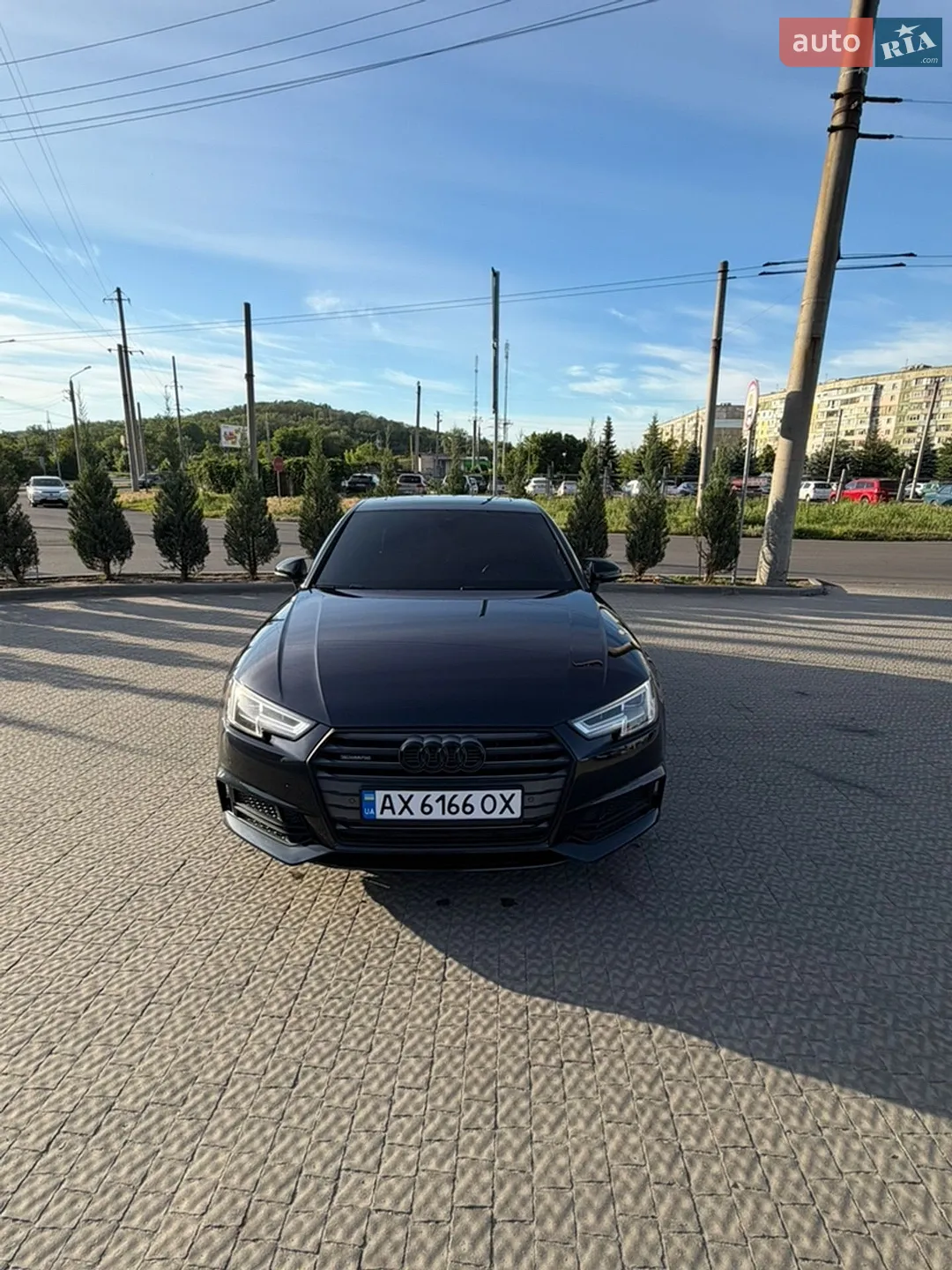 Audi A4 2018 VIN WAUENAF48JN015659 фото оголошення 11 з 24