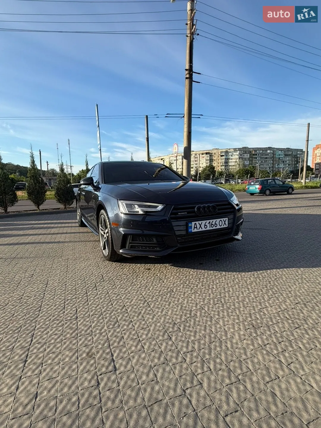 Audi A4 2018 VIN WAUENAF48JN015659 фото оголошення 2 з 24