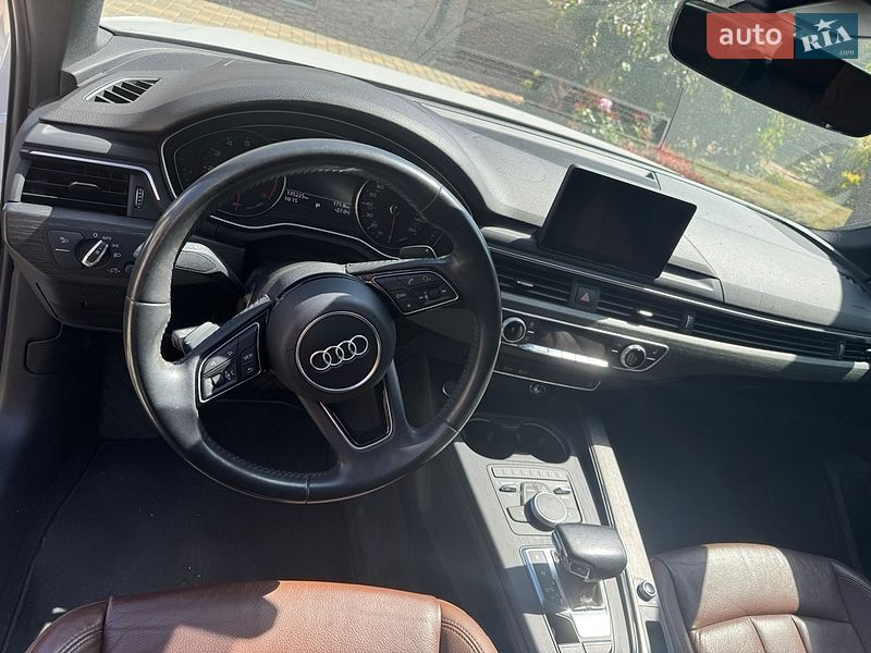 Седан Audi A4 2019 в Днепре