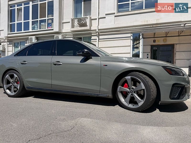 Седан Audi A4 2023 в Полтаве
