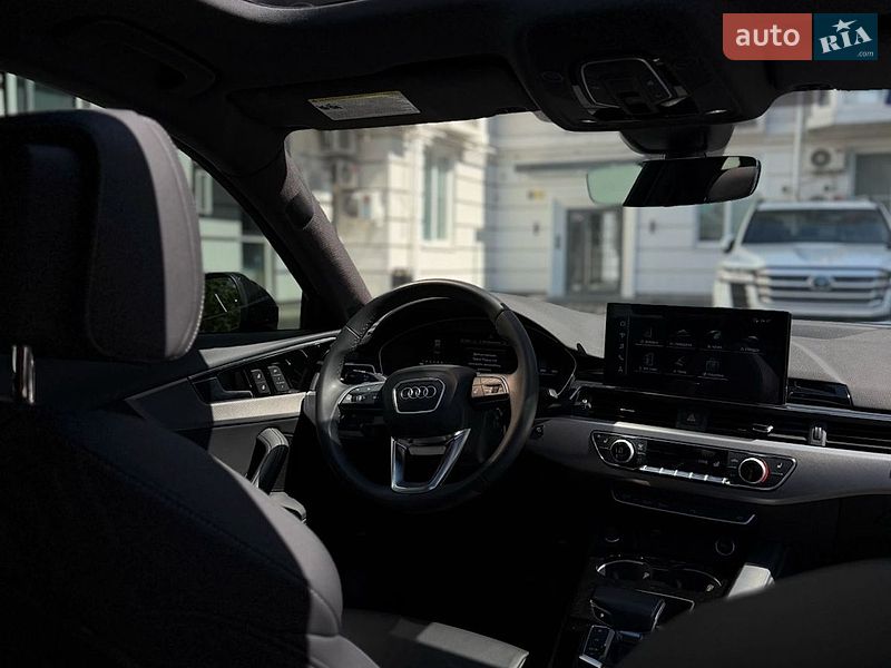 Седан Audi A4 2023 в Полтаве