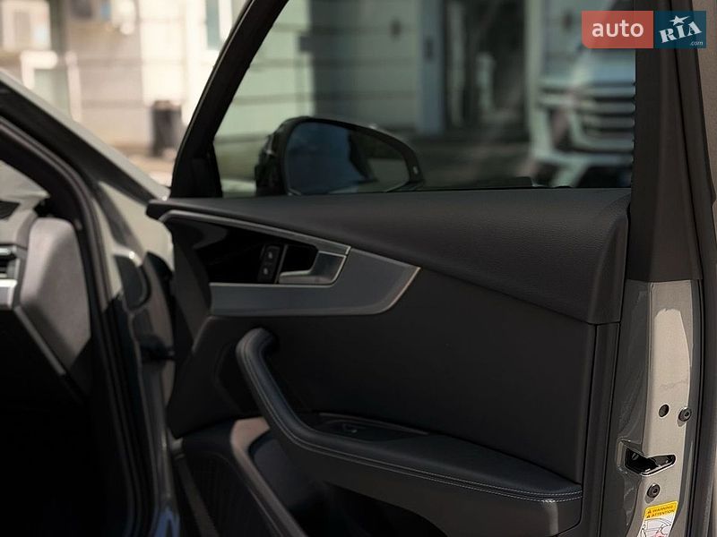 Седан Audi A4 2023 в Полтаве