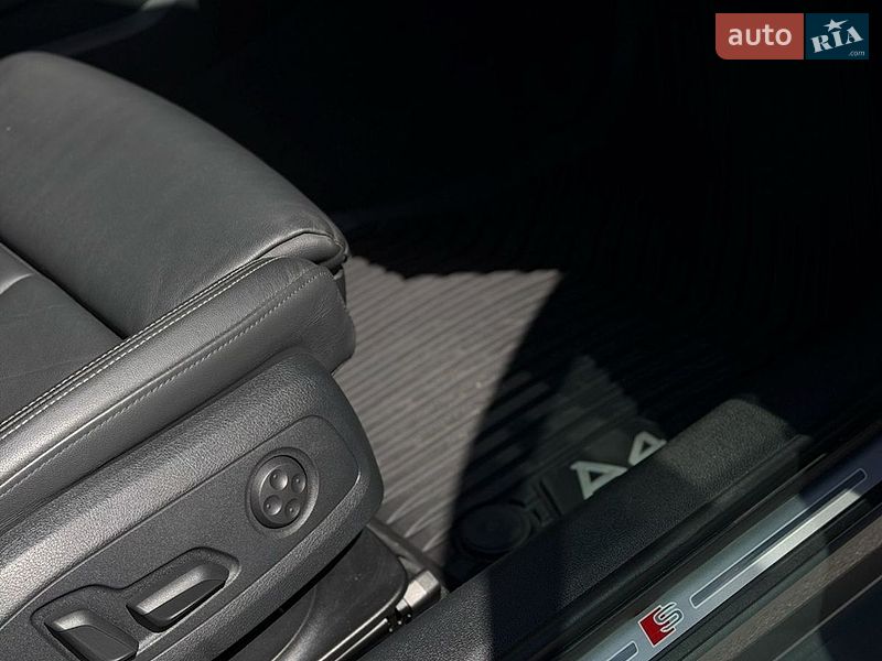 Седан Audi A4 2023 в Полтаве