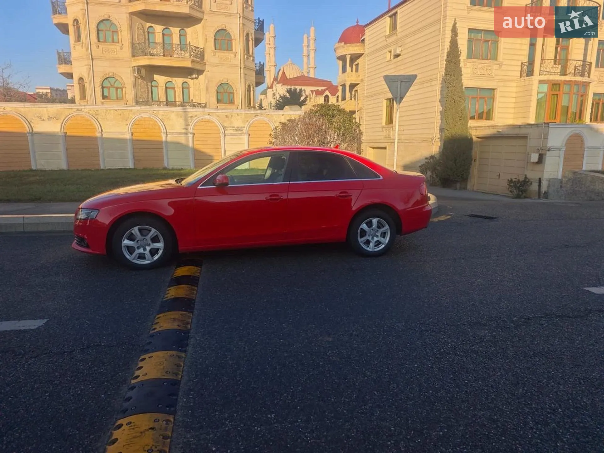 2010 Audi A4 - мініатюра 3