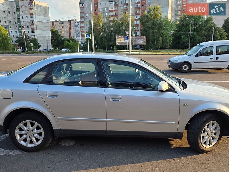 Седан Audi A4 2001 в Чернігові