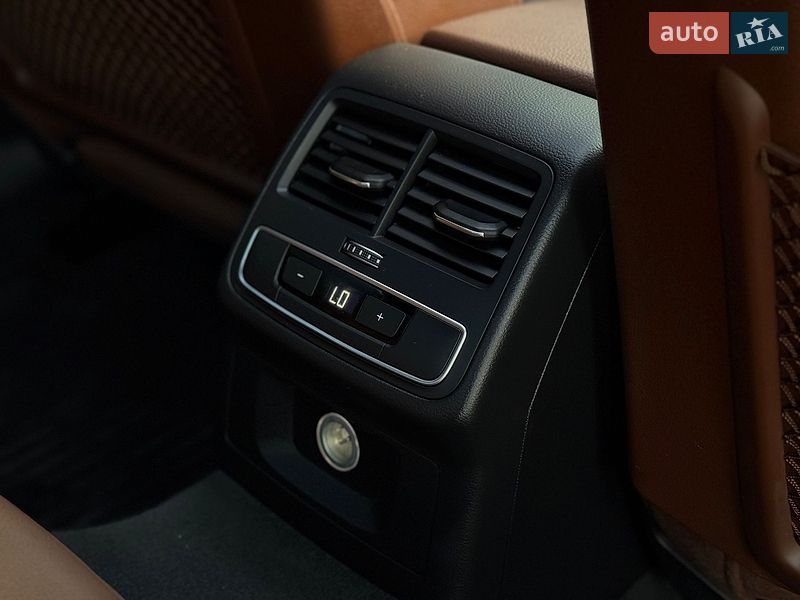 Седан Audi A4 2017 в Тернополе