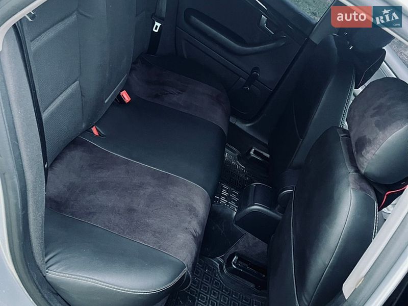 Седан Audi A4 2004 в Липовой Долине