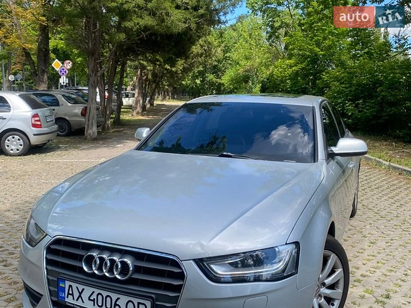 Седан Audi A4 2012 в Харькове