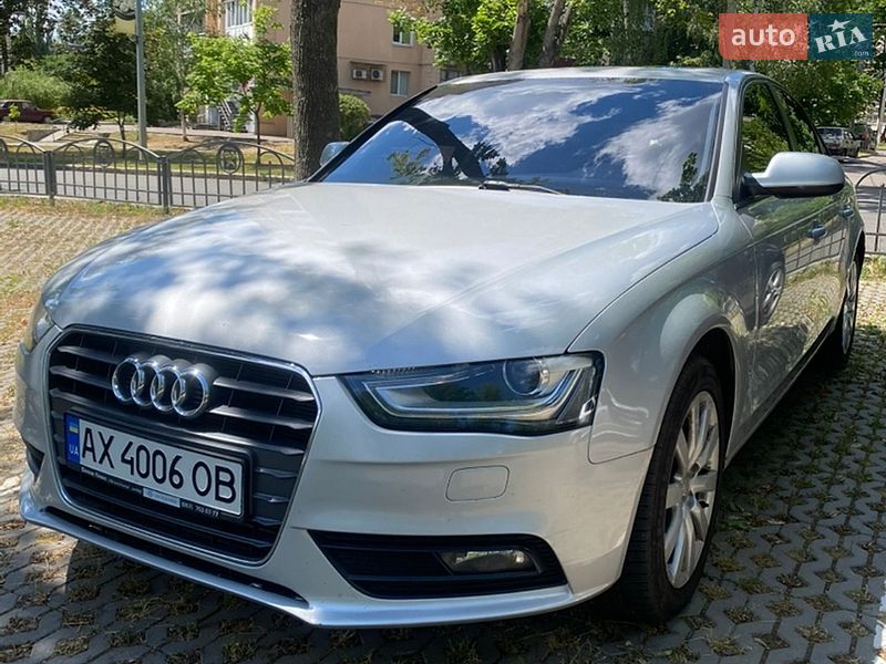 Седан Audi A4 2012 в Харькове