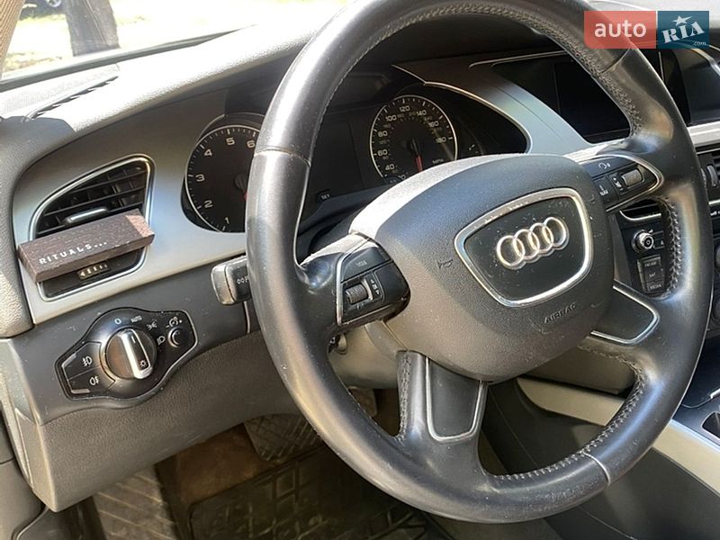 Седан Audi A4 2012 в Харькове