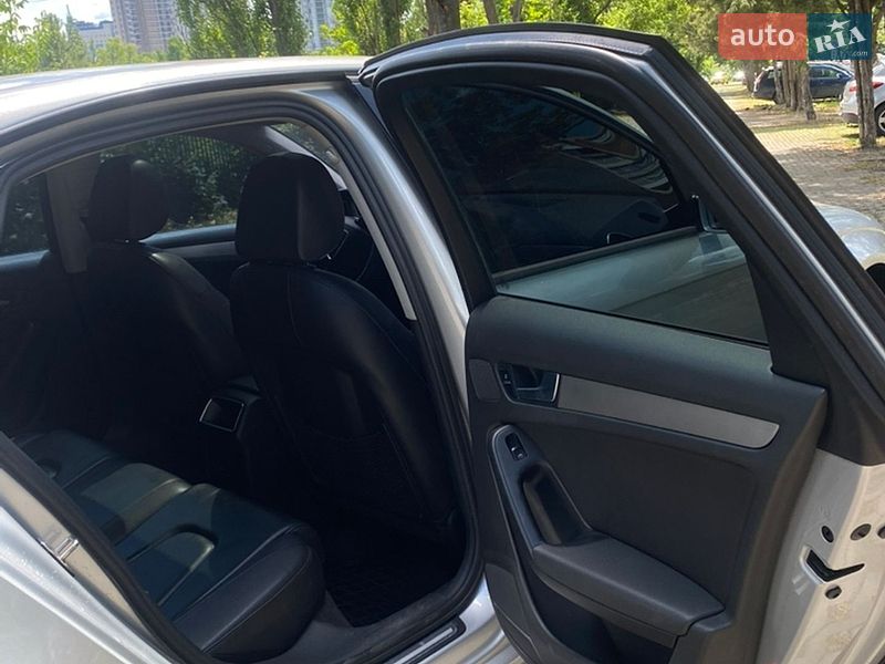 Седан Audi A4 2012 в Харькове