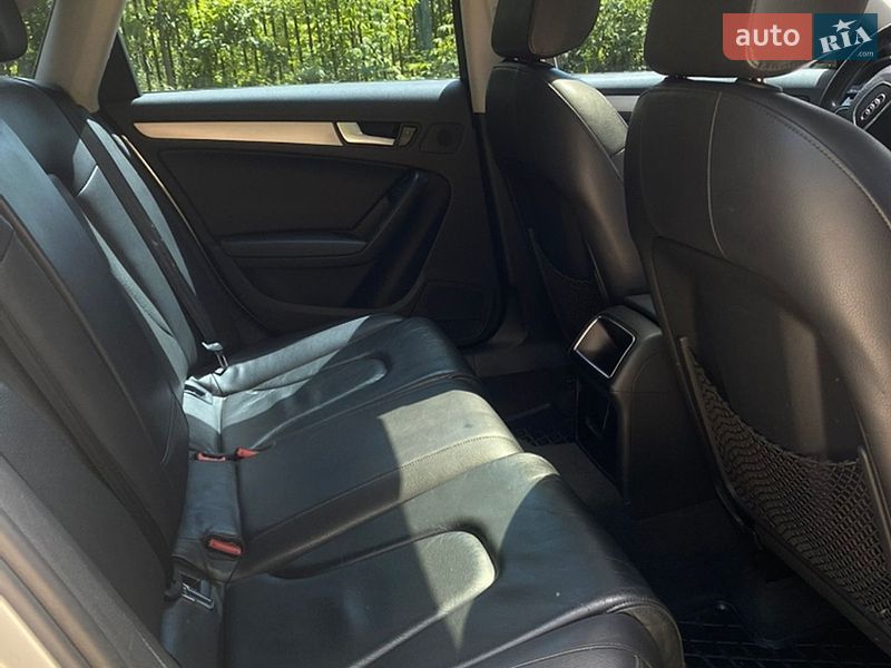 Седан Audi A4 2012 в Харькове
