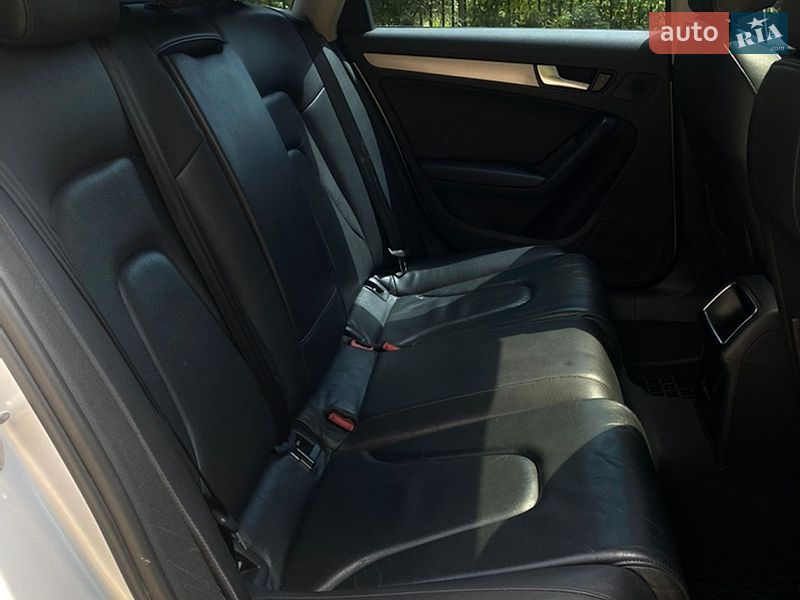Седан Audi A4 2012 в Харькове
