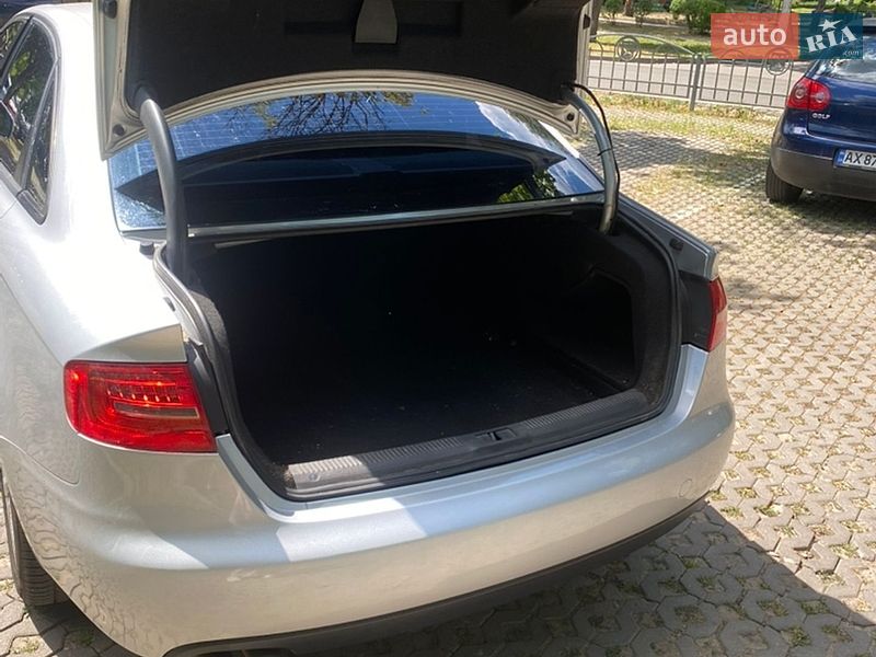 Седан Audi A4 2012 в Харькове