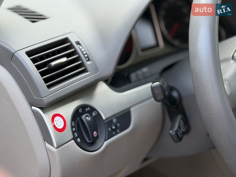 Седан Audi A4 2006 в Виннице