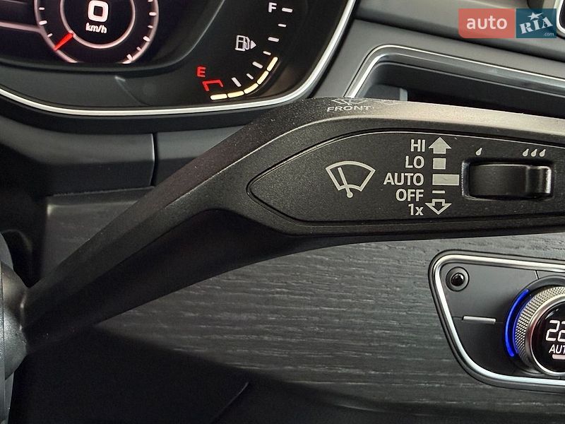 Седан Audi A4 2016 в Львові
