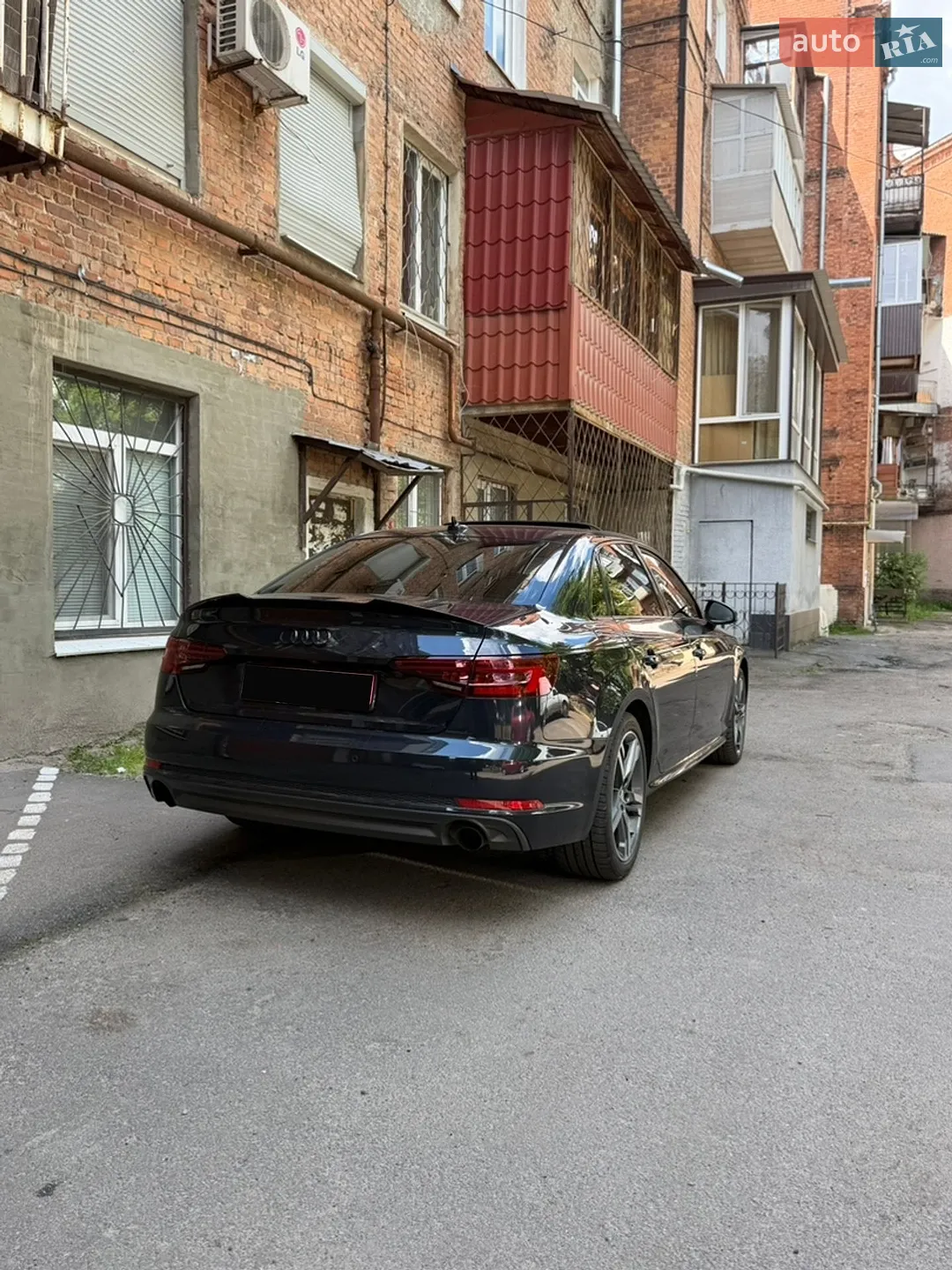 Audi A4 2018 VIN WAUENAF48JN015659 фото оголошення 22 з 24