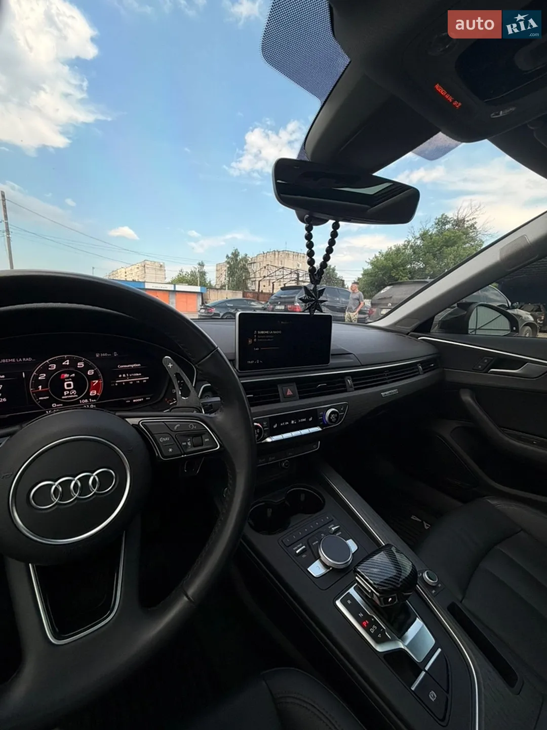 Audi A4 2018 VIN WAUENAF48JN015659 фото оголошення 13 з 24