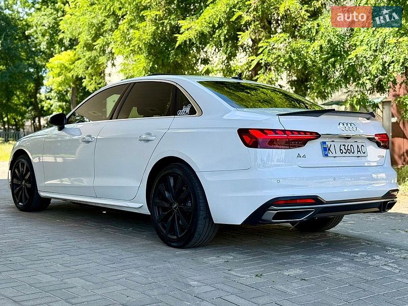Седан Audi A4 2021 в Днепре