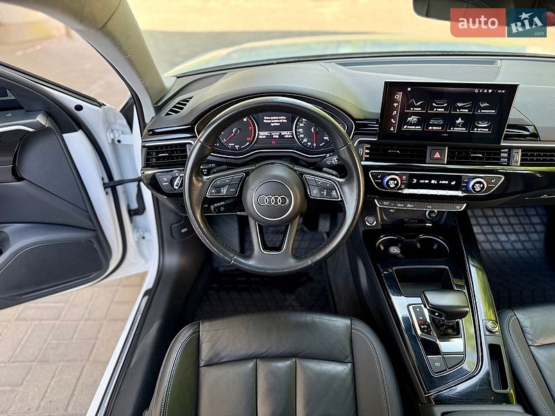 Седан Audi A4 2021 в Днепре