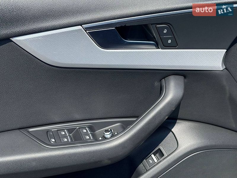Седан Audi A4 2016 в Луцке