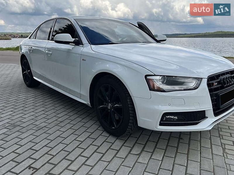 Седан Audi A4 2014 в Киеве
