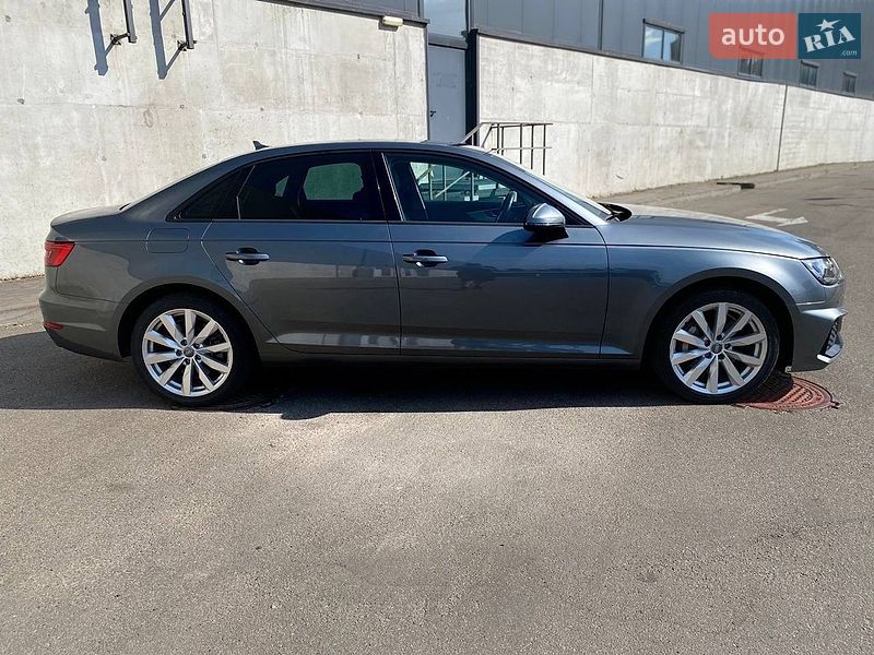 Седан Audi A4 2016 в Києві