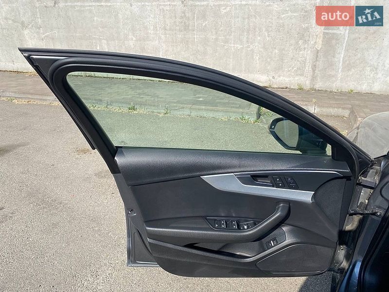 Седан Audi A4 2016 в Києві