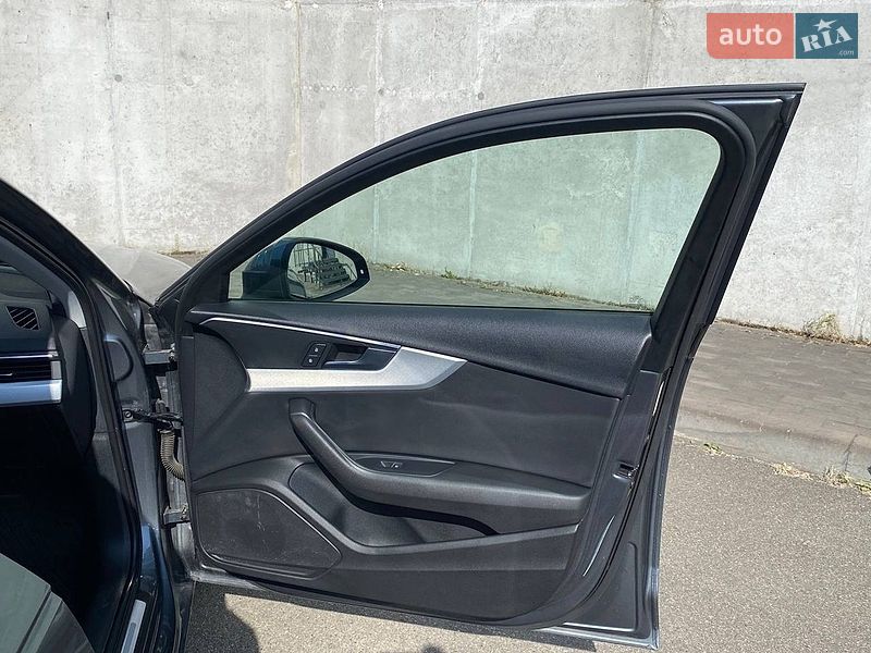 Седан Audi A4 2016 в Києві
